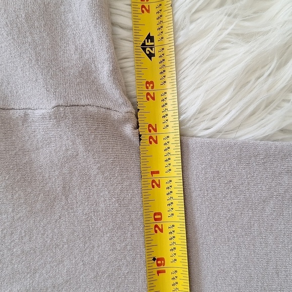 Main Strip High Low V Neck Sweater - Picture 12 of 15